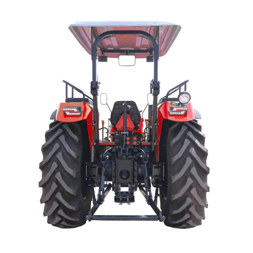 Tractor de 90 caballos marca Captain parte trasera